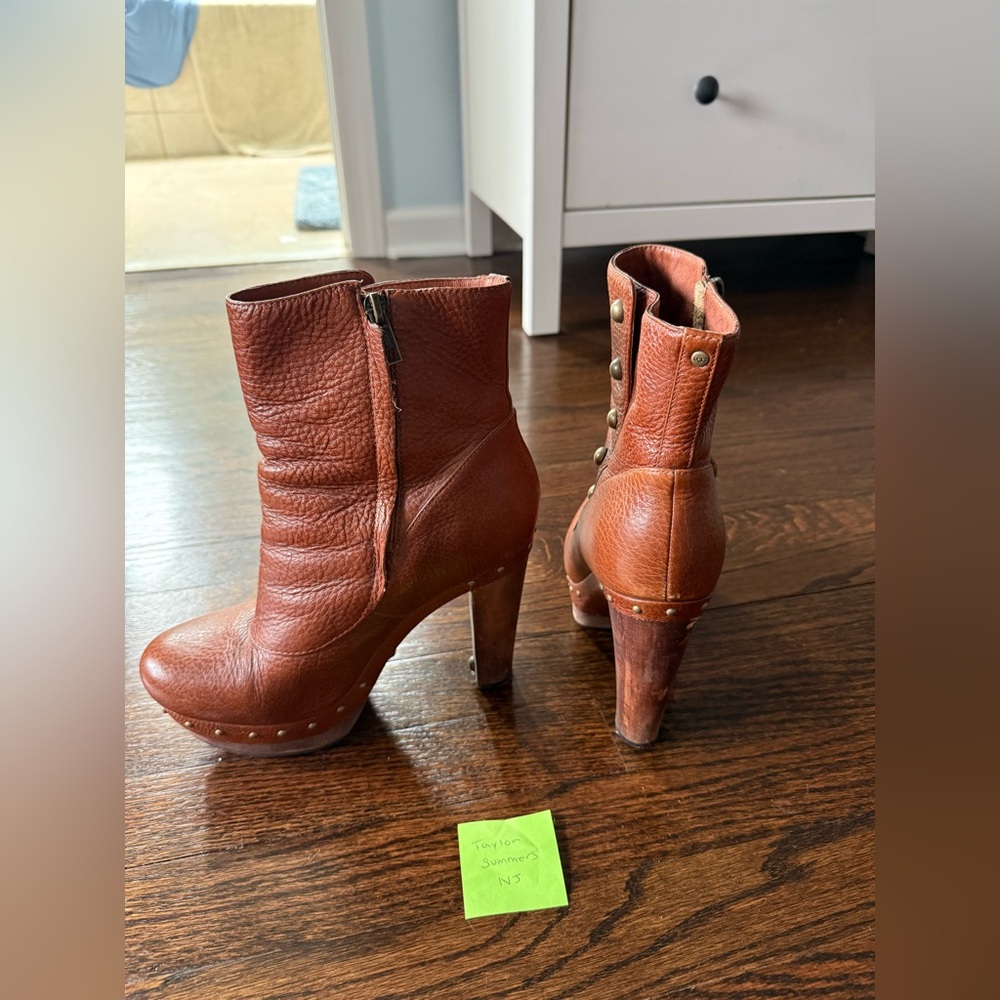 Ugg Cosima leather studded ankle boots size 8
